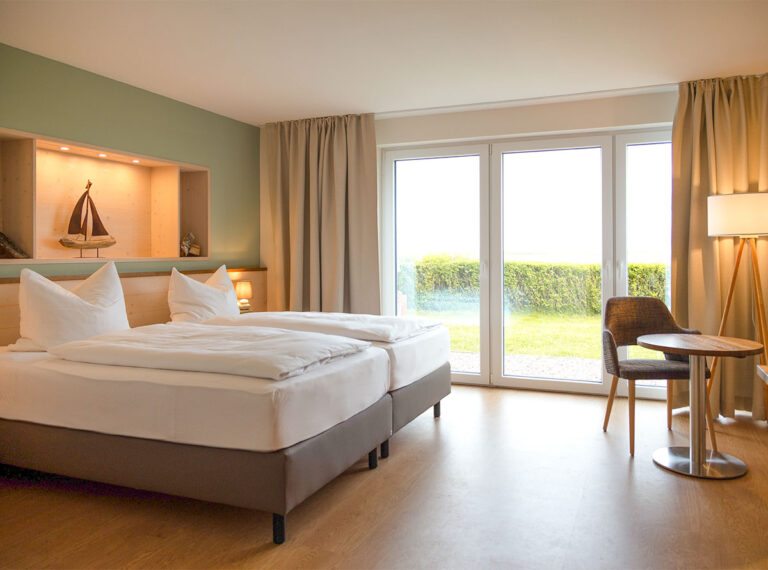 Zimmer mit Eiderblick im Hotel be natural
