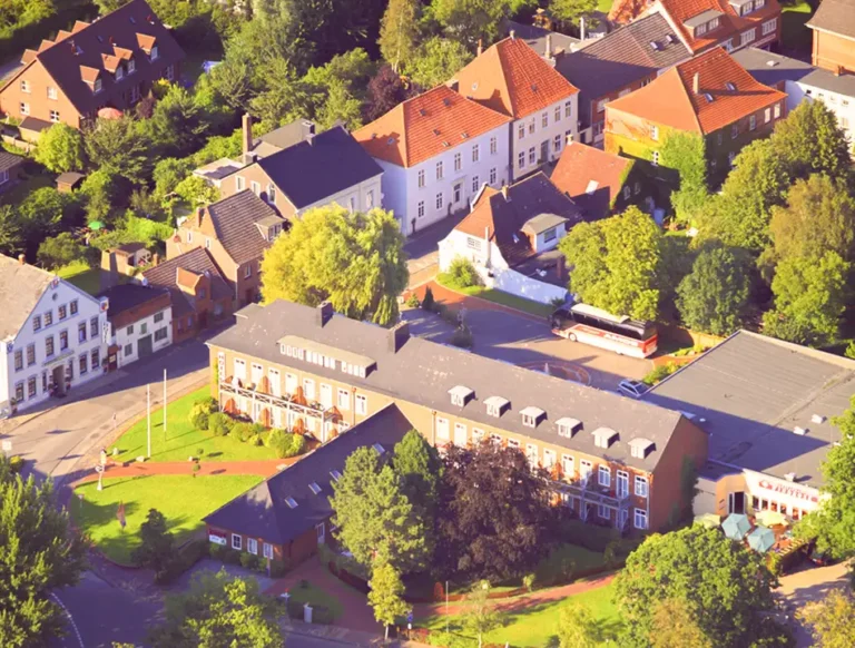 Luftbild vom Hotel be active in Tönning